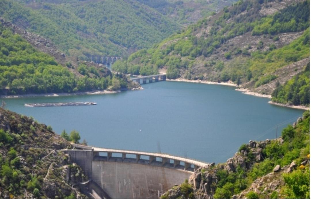 Sur Les Rochers Du Lac & Location-Rando En Vtt Villefort  Ngoại thất bức ảnh